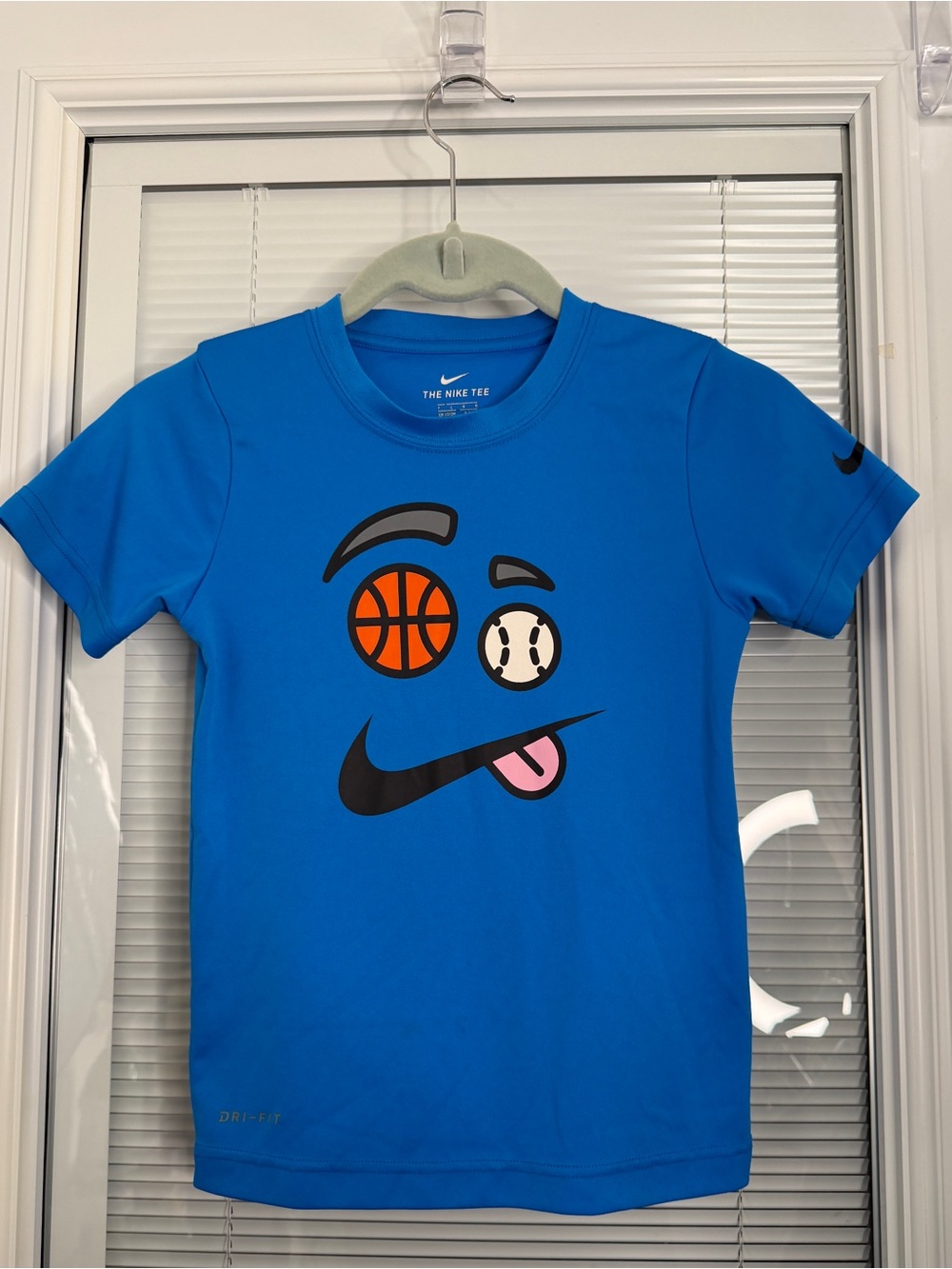 Kids Nike Dri Fit 6-7 Graphic Sports Face Tee
